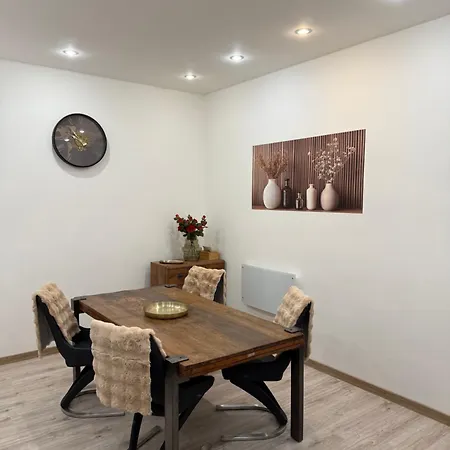 Lilly Apartment *